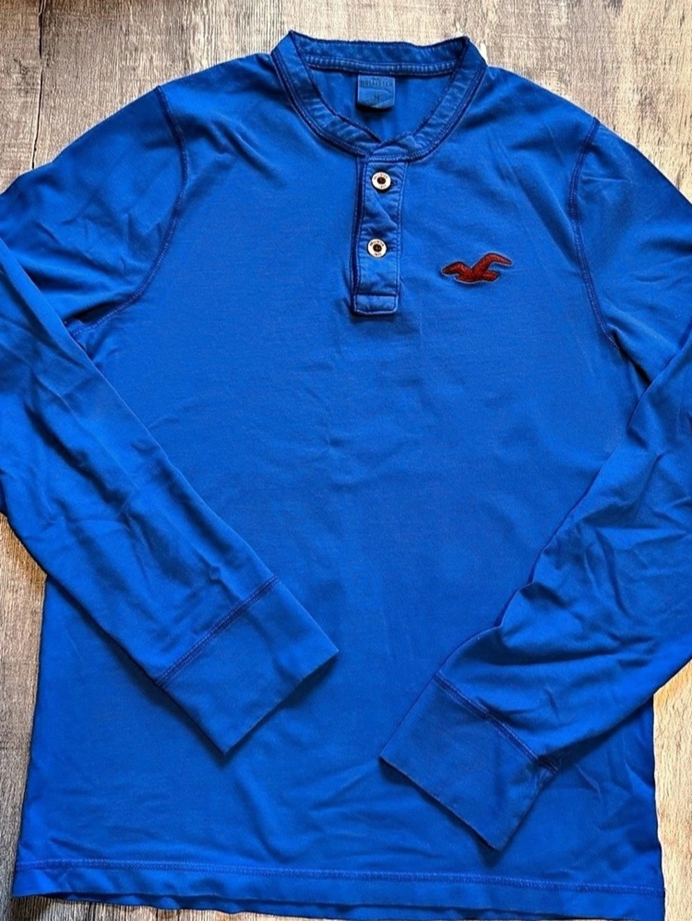 Hollister Men's Long Sleeve Henley in Blue Size Medium